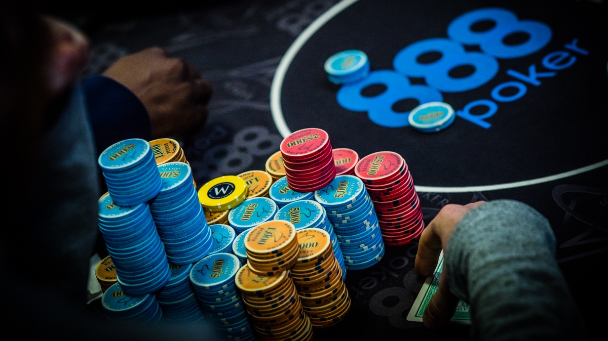 How to Dominate Your Poker Tournament as Chip Leader?